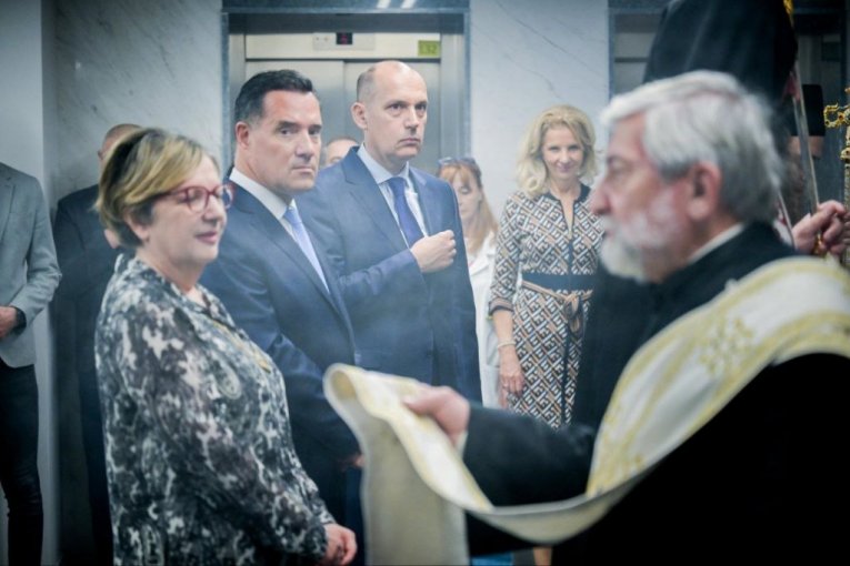 Ministar zdravlja u Vladi Republike Srbije Zlatibor Lončar proslavio je danas zajedno sa ministrom zdravlja Grčke Spiridonom Adonisom Georgiadisom lekarsku slavu Sveti Vrač