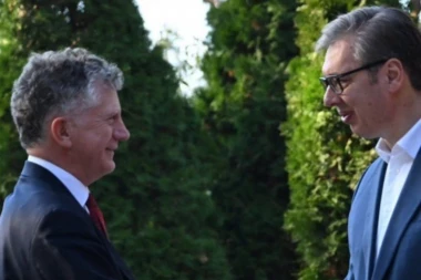 "SAGLASNI SMO DA JE OČUVANJE MIRA I STABILNOSTI OD KLJUČNOG ZNAČAJA!" Vučić se sastao sa savetnikom za nacionalnu bezbednost premijera Ujedinjenog Kraljevstva! (FOTO)