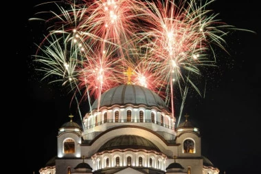 ZA DOČEK DERU KOŽU S LEĐA! Nova godina i do 500 evra po osobi u Beogradu, evo kakve su cene u Srbiji!