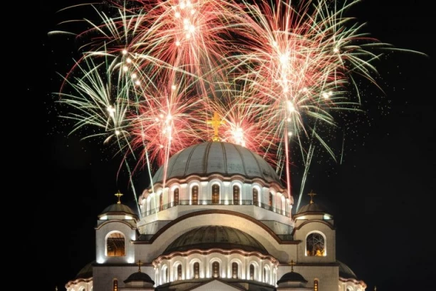 ZA DOČEK DERU KOŽU S LEĐA! Nova godina i do 500 evra po osobi u Beogradu, evo kakve su cene u Srbiji!