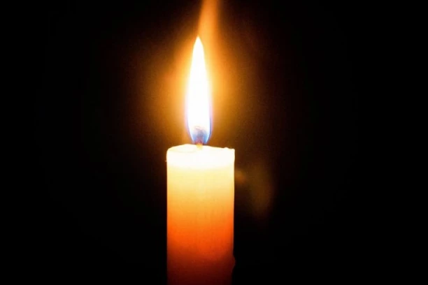 SLAVNI VODITELJ IZGUBIO NAJTEŽU BITKU!