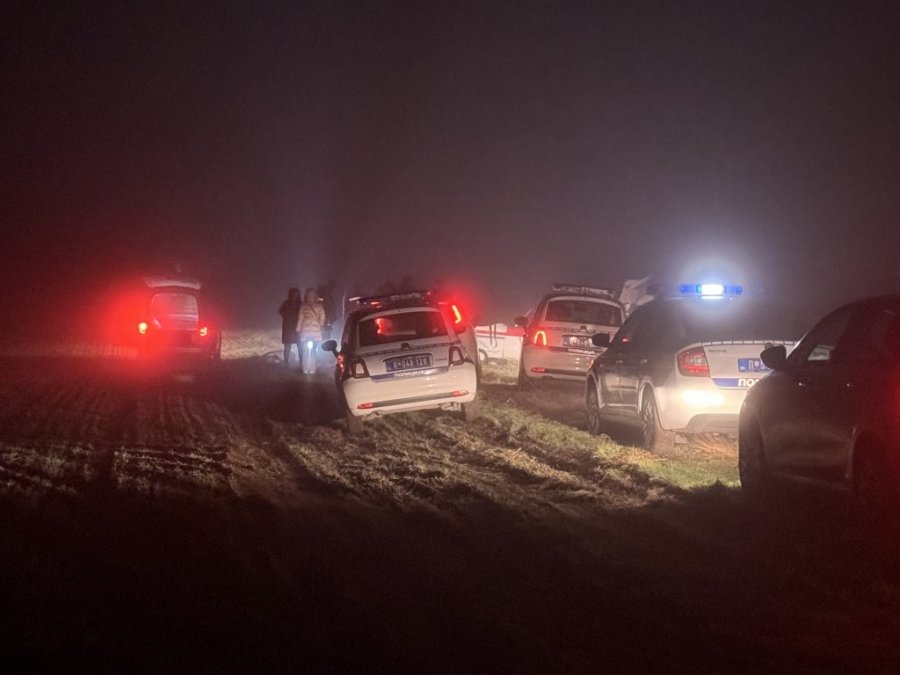 PRVE SLIKE AVIONA KOJI SE SRUŠIO U SUBOTICI! Vatrogasci zatekli jeziv ...