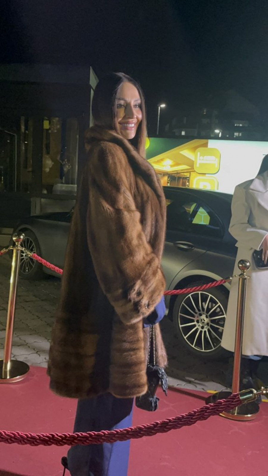 IVANA ŠOPIĆ POBEGLA OD NOVINARA! U jeku SKANDALA koji trese javnost voditeljka povukla ŠOK-POTEZ! (GALERIJA)