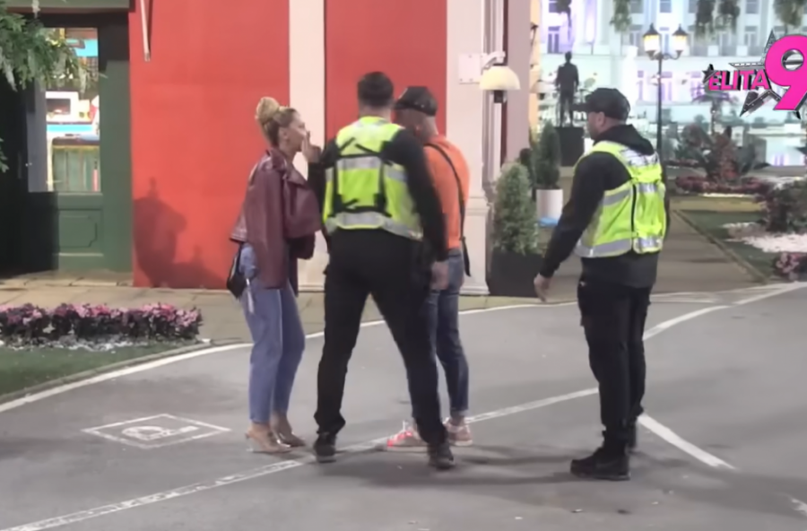 ZVERSKI OKRŠAJ ANELI I LUKE, ONA KRENULA ŠTIKLOM NA NJEGA, OBEZBEĐENJE OPKOLILO IMANJE: Nezapamćeni lom pred kamerama, ona na korak do DISKVALIFIKACIJE!