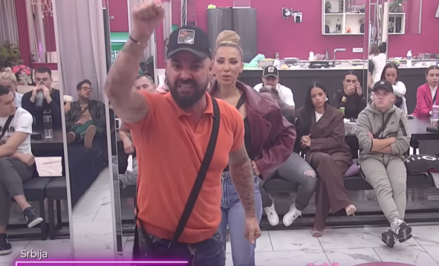 LUKA PRETUKAO ANELI, KOMPLETAN HOROR ZABELEŽILE KAMERE?! Uznemirujuće scene obelodanjene na Pinku, sve se desilo pred ulazak u "Elitu"!