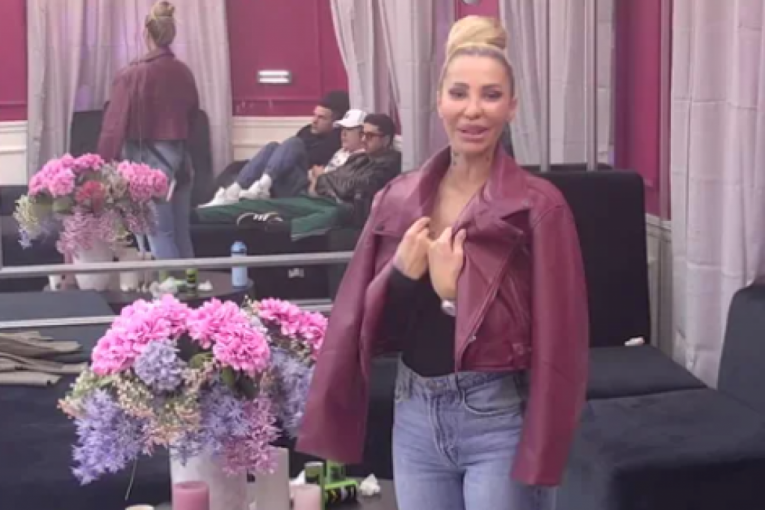 Aneli Ahmić bacila verenički prsten u WC šolju