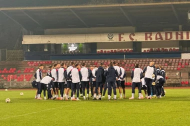 PAUNOVA MOLITVA ZA BOLJE SUTRA: Slika koja je vratila Srbiji nadu - naizgled tužna, ali DRAGA! (FOTO, VIDEO)