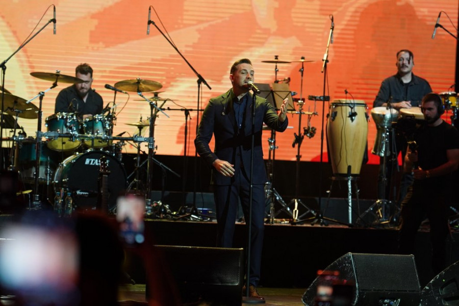 POZNATI SE SJATILI U MIRZINO JATO! Estrada pohrilila na Selimovićev koncert, oni su privukli najviše pažnje! (VIDEO, GALERIJA)