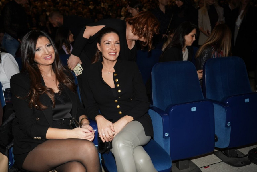 POZNATI SE SJATILI U MIRZINO JATO! Estrada pohrilila na Selimovićev koncert, oni su privukli najviše pažnje! (VIDEO, GALERIJA)