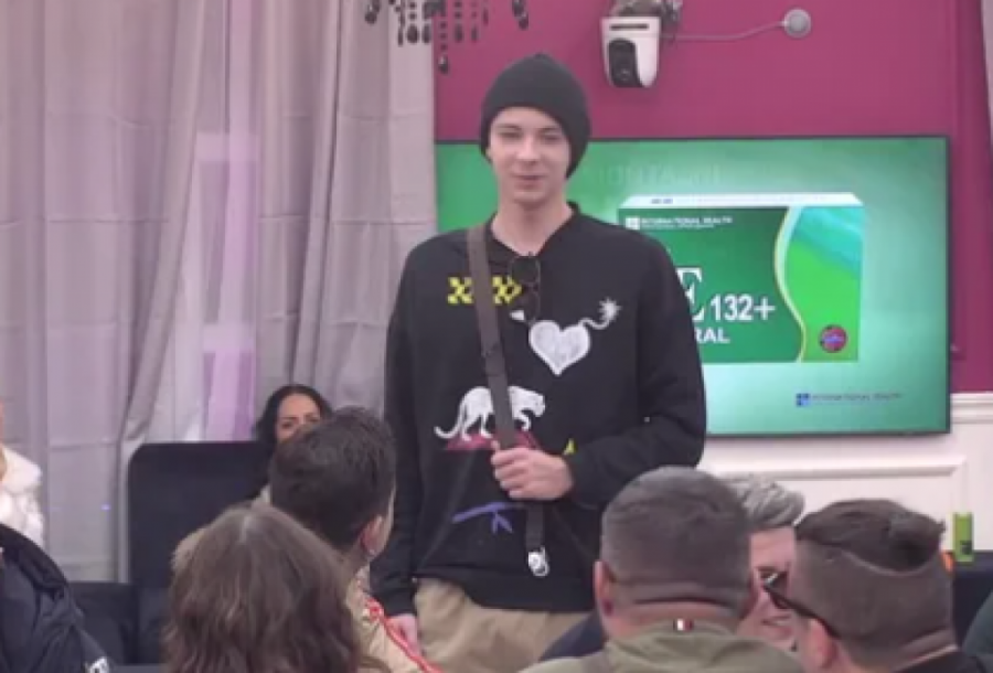 NAJVEĆE PONIŽENJE U ISTORIJI RIJALITIJA: Filip Đukić obrisao po Anitom, zgazio je kao krpu! (FOTO)