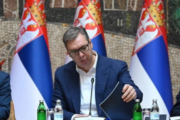"RAFINERIJA MORA DA RADI, NIS MORA DA RADI!" Vučić se oglasio nakon sednice Vlade Srbije: Rešenje do sledeće nedelje! (FOTO)