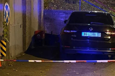 PUCNJAVA U KUMODRAŽU, RANJEN MOMAK (26): Policiji poznat od ranije - hitno prebačen u bolnicu!