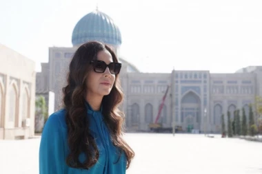 TAMARA VUČIĆ zablistala u kariranom kompletu koji sada želi svaka žena - da li je ovo njen najbolji stajling? (GALERIJA)