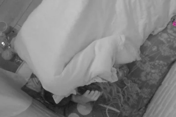 TEODORA I FILIP INTIMNIM ODNOSOM DEMOLIRALI IZOLACIJU: Uzdasima srušili zidove - kamera uhvatila NAJVRELIJE KADROVE! (GALERIJA)