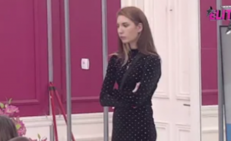 STRAVIČAN SCENA IZ PORODIČNOG DOMA: Nerijevu ćerku POLICIJA napala zbog Site, upali u STAN i napravili HAOS!