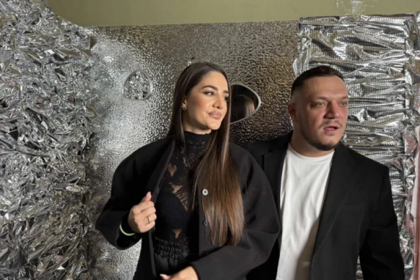 NAKON GLASINA DA JE RASKINUO S ANĐELOM, GASTOZ OBJAVIO DEMOLIRAN STAN! Potpuni rusvaj, stvari na sve strane!