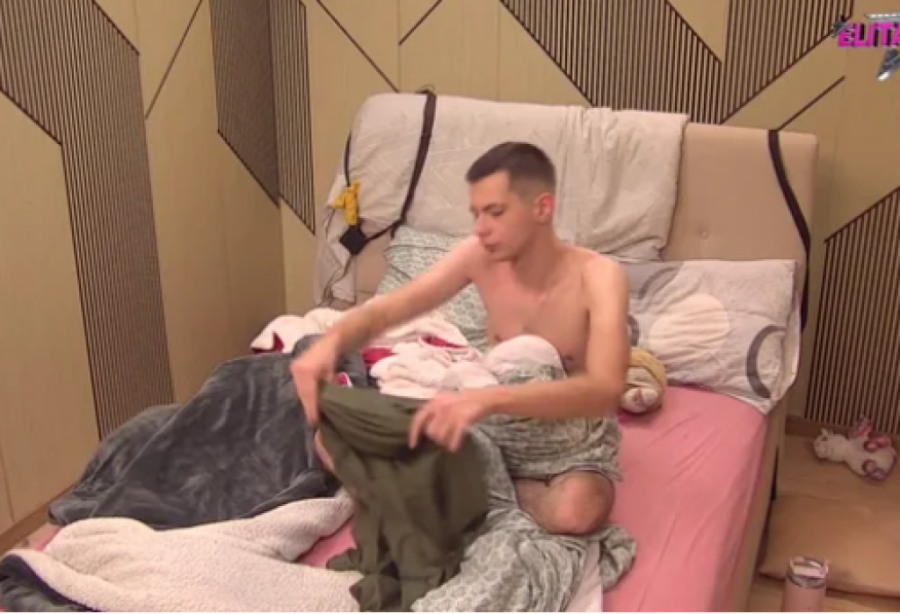 OVO SE ZOVE UDARNIK! Nerio se SKINUO, pa pokazao Hani šta ima ispod pokrivača, nije mogao da siđe s nje! (VRUĆI SNIMAK)