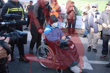 LINČ DIJANE HRKE ZBOG PREKIDA ŠTRAJKA GLAĐU: Blokaderska logika i kako podrška nestaje