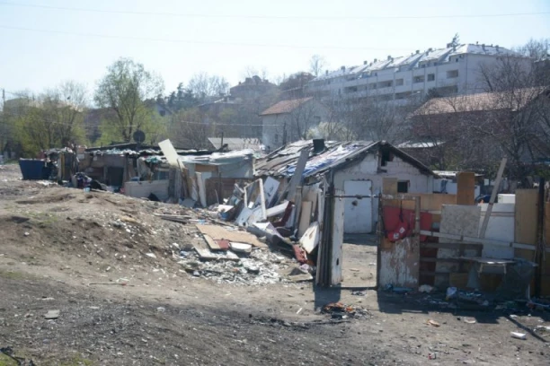 SLOVENIJA NA UDARU KRITIKA: Usvojen represivni zakon protiv Roma - cela manjina proglašena "pretnjom"!