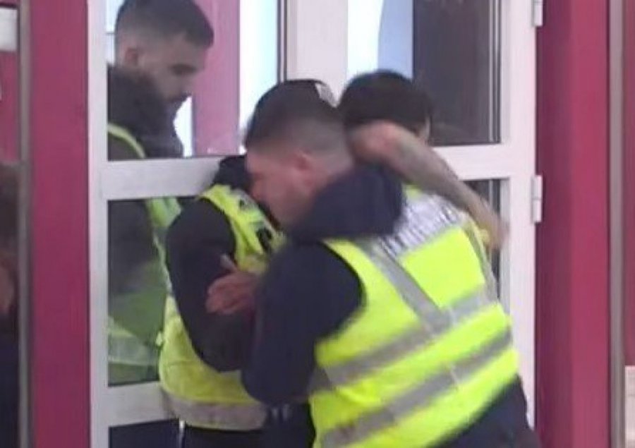 MOMENTALNA REAKCIJA VELIKOG ŠEFA, DONETA DRASTIČNA MERA! Ovo je ZVANIČNO SAOŠTENJE o Bebicinoj sudbini u rijalitiju nakon skandala sa Đukićem!