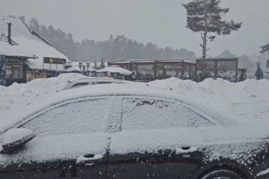LEDENI ARMAGEDON! Širi se zimski haos na Zlatiboru - saobraćaj funkcioniše otežano!