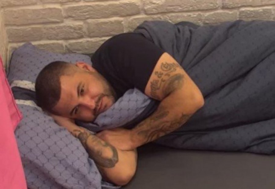 SHVATIO DA GA ČEKA DUGA ROBIJA! Rijaliti-takmičar nakon skandala PROGOVORIO O POSLEDICAMA SVOJIH POSTUPAKA: "Znam da idem u zatvor!"