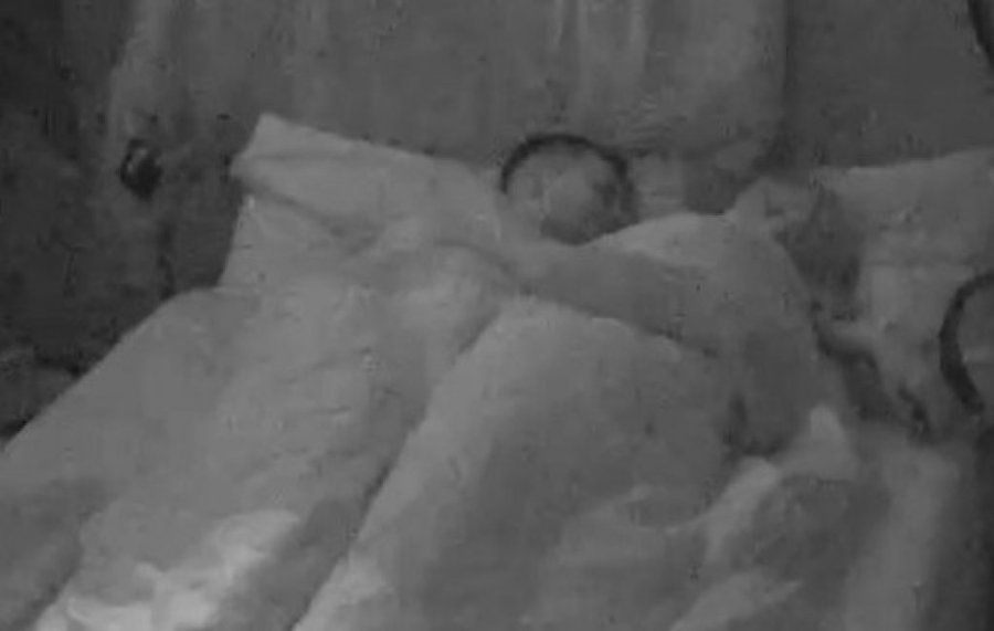 DIVLJAČKO IŽIVLJAVANJE POD JORGAN-PLANINOM, TRESU SE ZIDOVI IZOACIJE! Aneli povukla odlučujuć korak - SCENE KAO IZ FILMOVA ZA ODRASLE! (GALERIJA)