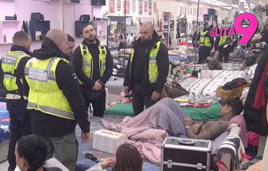 OBEZBEĐENJE FORMIRALO ŽIVI ZID OKO ĐUKIĆA, ČEKA SE POSLEDNJA REČ PRODUKCIJE! Novi napad Nenada Macanovića - BRUTALNO DO SAMOG KRAJA! (GALERIJA)