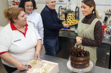 "DRŽAVA JE UVEK TU DA PODRŽI NAŠE VREDNE HEROINE"! Mesarović pozvala žene preduzetnice da se jave na otvoreni poziv Ministarstva privrede (FOTO)