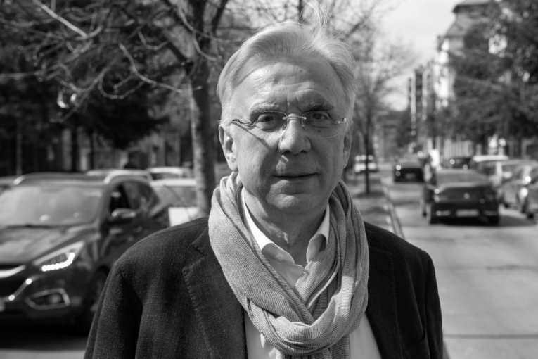 EVERYONE JUST CALLED HIM BANE: Touching farewell to Professor Branislav Ivković! The hall of the Faculty of Civil Engineering was too small to accommodate all those who came WITH TEARS IN THEIR EYES! (VIDEO)