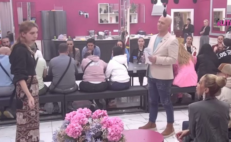 TUŽBA KO VRATA! Hana Duvnjak urla iz petnih žila, MOBILISAN TIM ZA OBEZBEĐENJE: "IZGUBILA SAM DVA ZUBA..."