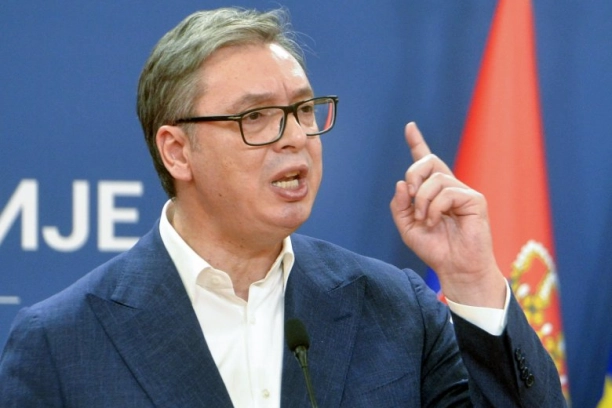 "SRBIJA IMA 4 MILIJARDE NA RAČUNU!" Vučić: Kasa je popunjena, penzioneri ĆE DOBITI POVEĆANJE!