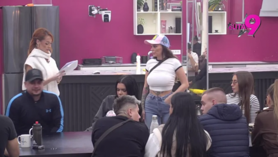 SOFIJA SVE VIŠE ZALJUBLJENA U ANĐELA?! Izlanula se, pa otkrila da GAJI OSEĆANJA prema muškarcu iz kuće - Terza PREBLEDEO!