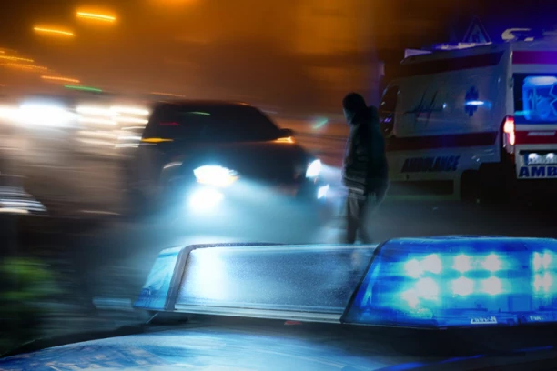 JEDNO VOZILO UDARILO PEŠAKA, DRUGO GA PREGAZILO! Nije mu bilo spasa!