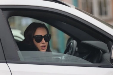 DEDA JE IMAO MOŽDANI UDAR, NOGE MU ZAHVATILA GANGRENA! Aleksandra Prijović otkrila POTRESNE DETALJE IZ DOMA, ovo je potpuno uništilo tada!