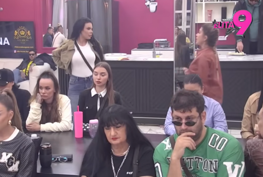 ANITA RAZBUCALA VEZU ANELI I LUKE U DVA POTEZA, PA OBRISALA POD AHMIĆEVOM: Pukla bruka uživo na Pinku, Vujović u žestokom kanalu!