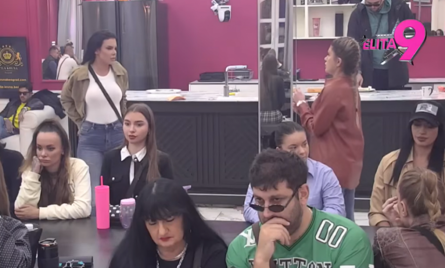 ANITA RAZBUCALA VEZU ANELI I LUKE U DVA POTEZA, PA OBRISALA POD AHMIĆEVOM: Pukla bruka uživo na Pinku, Vujović u žestokom kanalu!