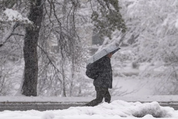 SNEG, SUSNEŽICA I LEDENA KIŠA! Ledeno danas u celoj zemlji, RHMZ uputio hitno upozorenje!