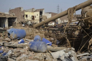 FABRIKA PRETVORENA U PAKAO: Kotao eksplodirao kao bomba - najmanje 15 mrtvih, uhapšen upravnik! (VIDEO)