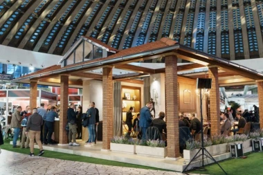 RENOMIRANA VINSKA KUĆA  IZ NOVOG SLANKAMENA NA SAJMU WINE VISION PROMOVISAĆE NOVU VINSKU ETIKETU: Novi "trofej" Ateljea vina "Šapat"!