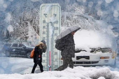 STIGLO JE NAJNOVIJE UPOZORENJE RHMZ! Građani u ovom delu Srbije moraju da budu oprezni! Očekuje se snažno nevreme!