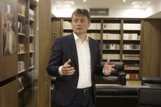 MINISTAR GLIŠIĆ O STRAVIČNIM NAPADIMA NA PREDSEDNIKA SRBIJE I NJEGOVU PORODICU: Očajni su jer ne mogu da pobede Vučića, njima niša nije sveto!