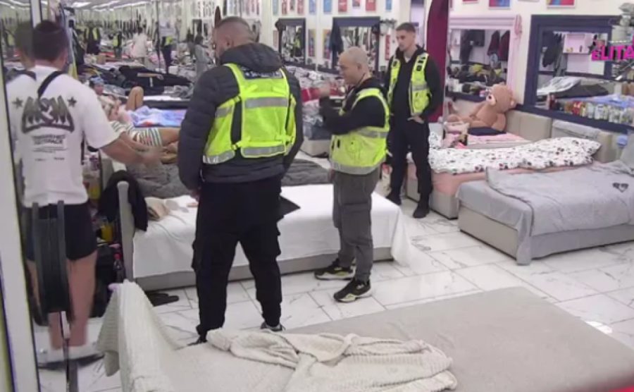 NEVIĐENA TUČA U "ELITI"! Obezbeđenje HITNO prekinulo program - Terza PODIVLJAO, pa ŠČEPAO Bebicu! (FOTO)