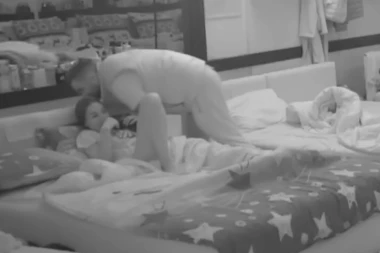 PRODUKCIJA OBELODANILA SKANDALOZAN SNIMAK MAJE I ASMINA U CIK ZORE: Durdžić sačekao da svi odu na spavanje, pa NASKOČIO na cimerku!
