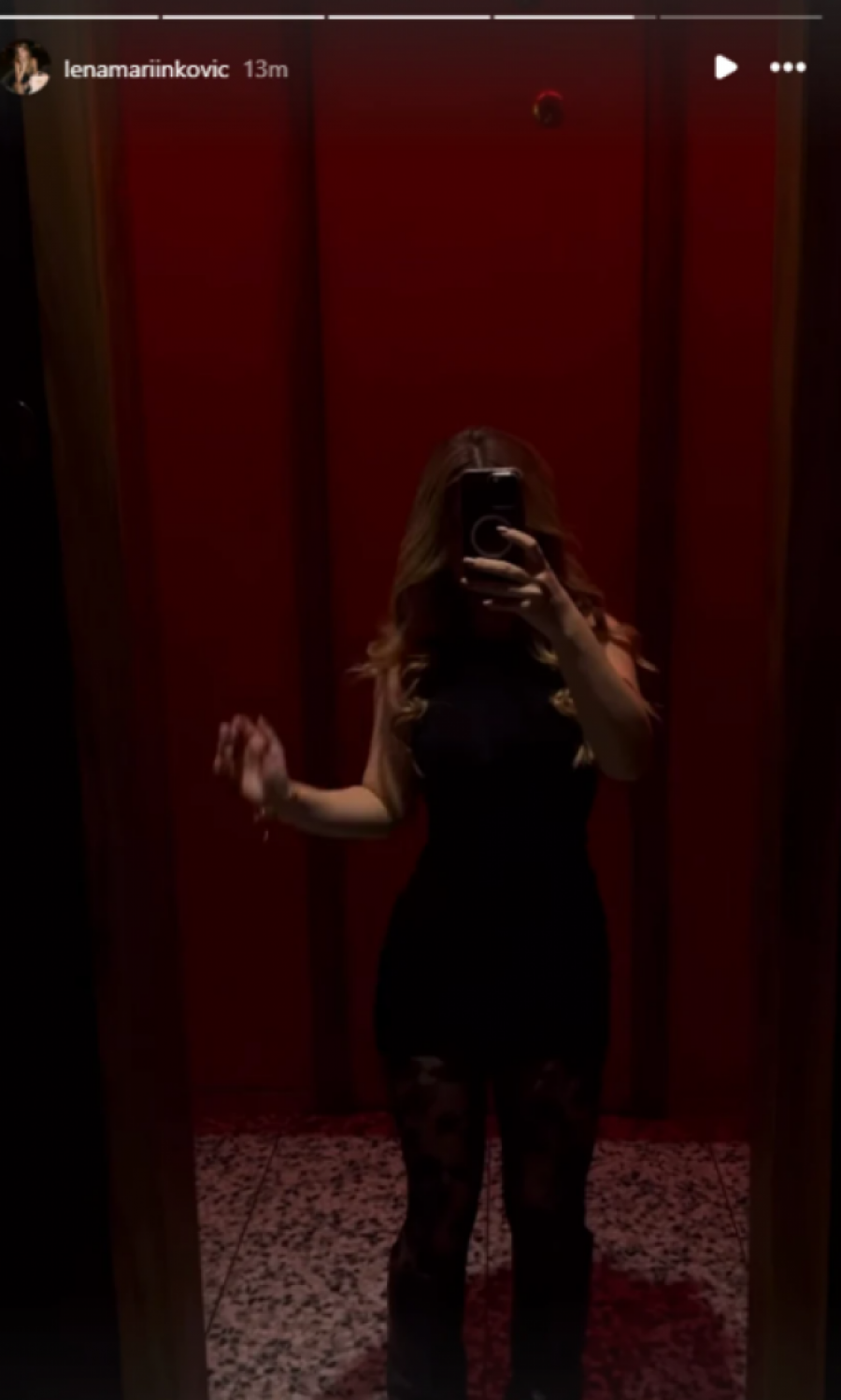 PROCURILE PRIVATNE FOTKE LENE MARINKOVIĆ IZ TELEFONA: Na telu ČIPKA, a tek da vidite ovaj detalj! (FOTO)