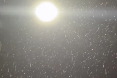 SNEG STIGAO I U BEOGRAD! Veje širom prestonice, ledeni front hara Srbijom! (VIDEO)