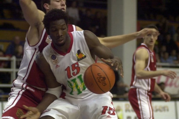 HOROR! Pijani košarkaš u Beogradu ubio devojku srpskog pevača, pušten iz zatvora, pa pobegao: "I dalje imam flešbekove"