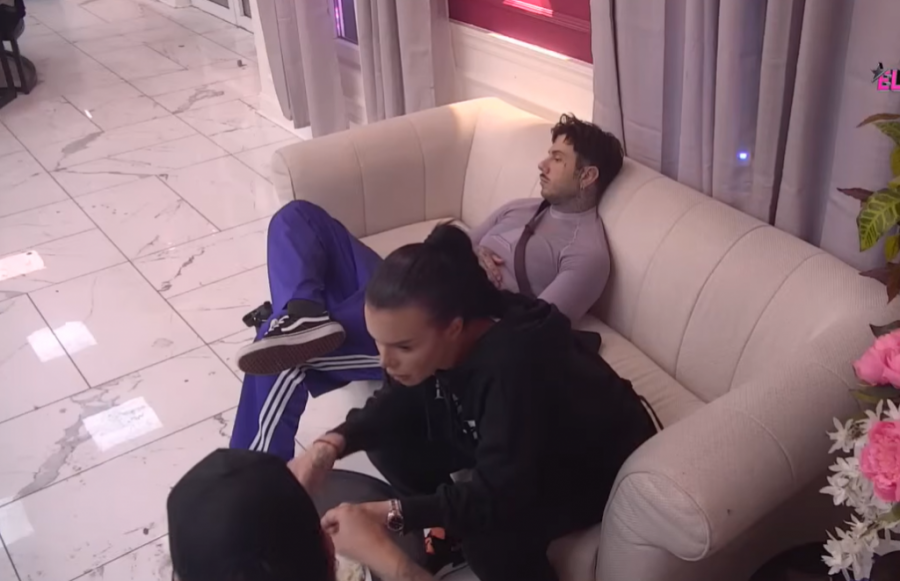 ANITA BLJUJE VATRU NAKON NAJNOVIJE VRELE AKCIJE SA FILIPOM ĐUKIĆEM: Ovim ju je ukanalio za sva vremena!