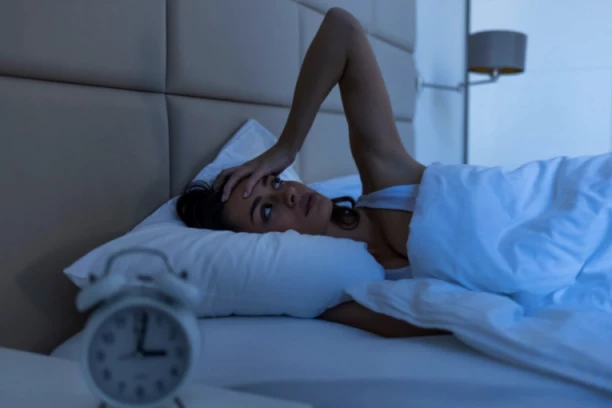 Ništa gore od buđenja noću i teških misli: Evo šta možete da uradite, a zaista pomaže