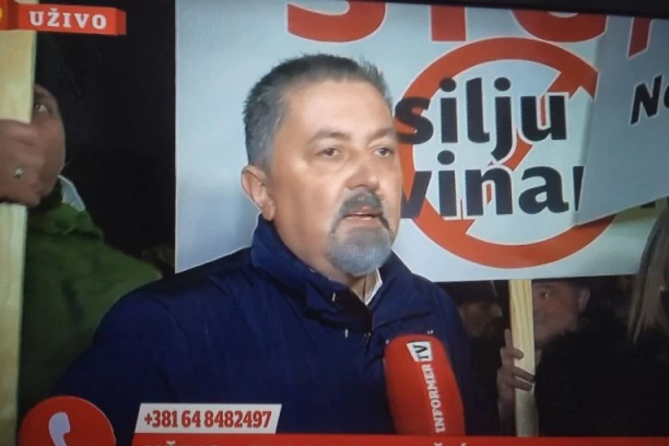 U CENTRU BEOGRADA PROTEST ANS PROTIV NASILJA NAD NOVINARIMA! Saša Milovanović jasan: Ne možemo ulicom da prođemo, a da nas ne vređaju i ne napadaju!